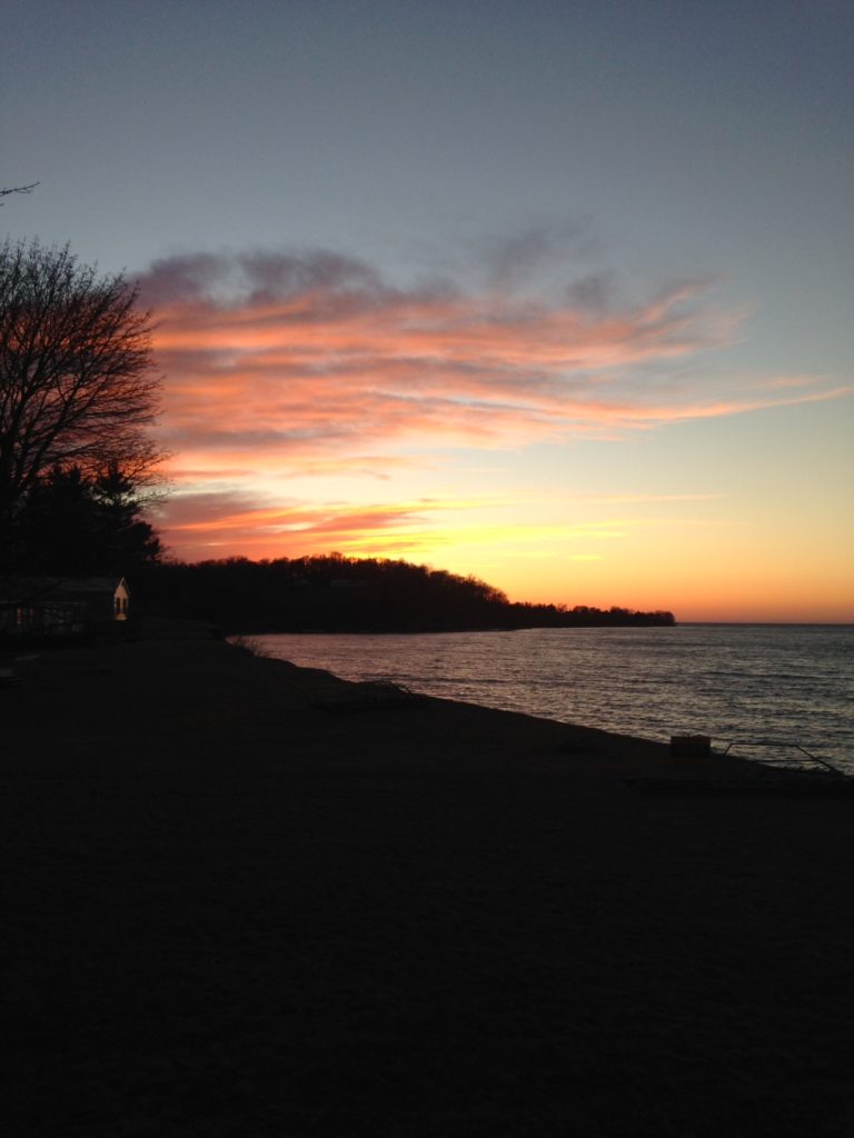 light shines in the darkness